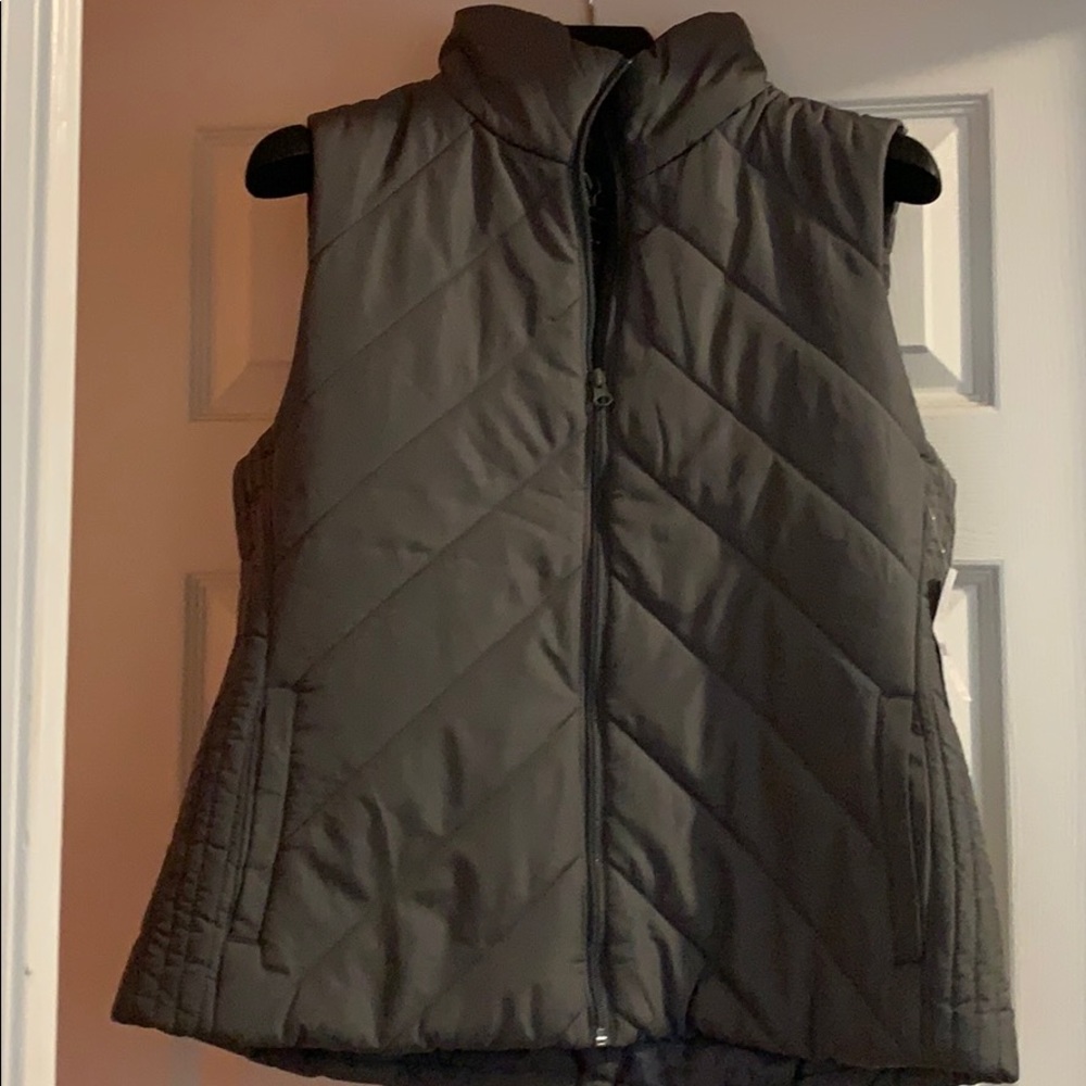Brand new vest - Picture 2 of 3